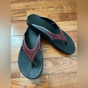 OOFOS OOriginal Sport Thong Sandals Color Black-Marsala Sz M12 W14